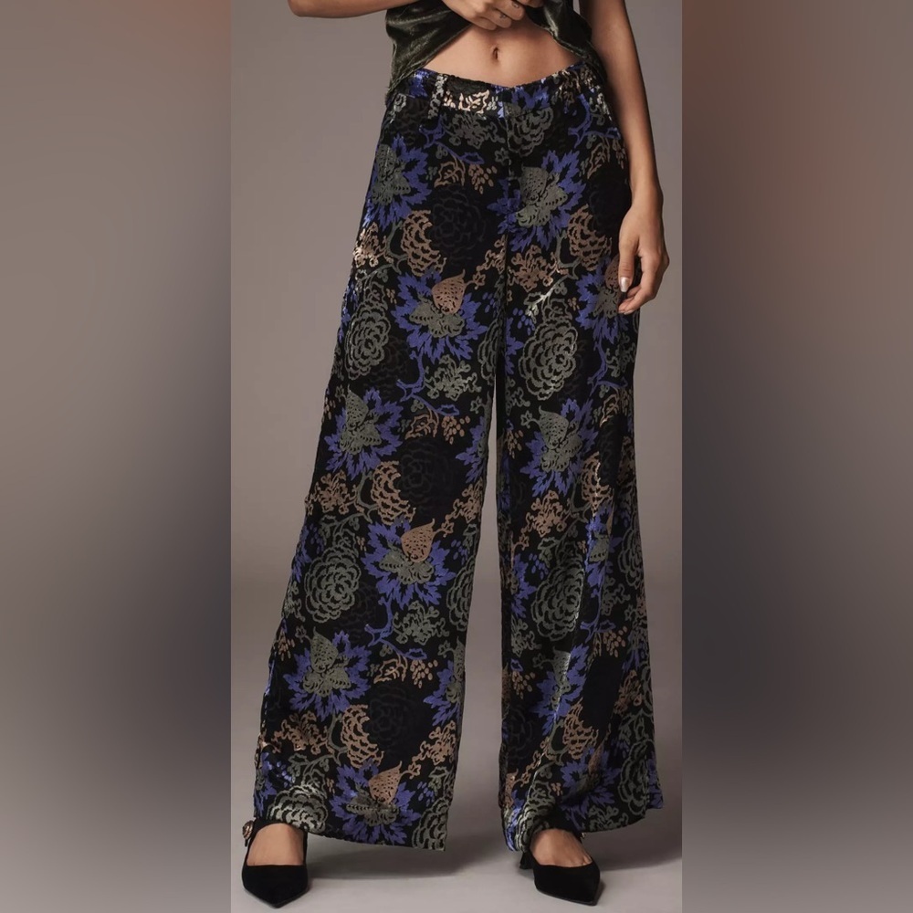 NWT By Anthropologie Low-Rise Printed Pleated Pants – Size 8 Dark Floral Velvet